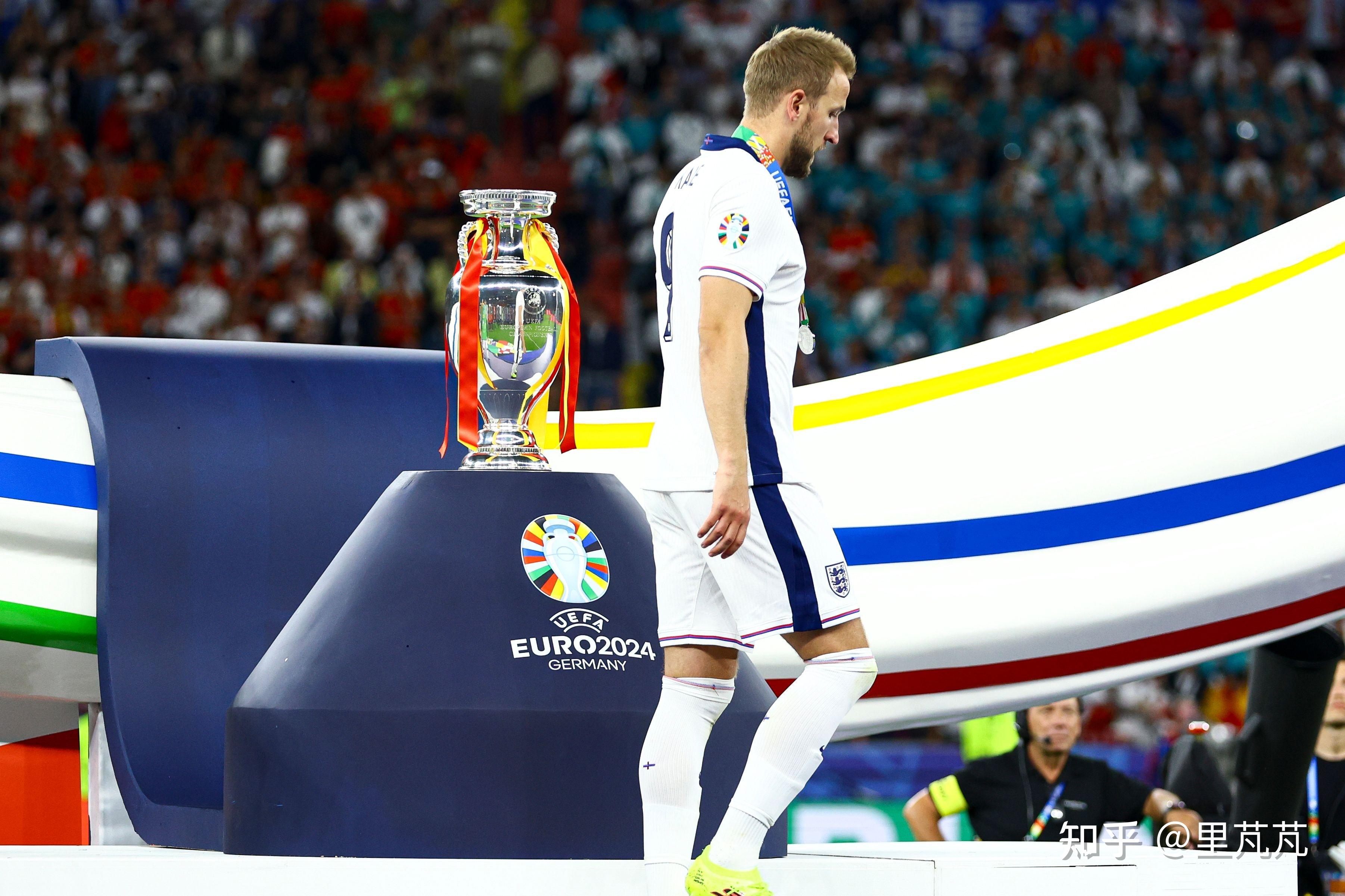 华体会hth-莱比锡险胜巴黎圣日耳曼，萨拉赫扑点救主德甲的简单介绍  第1张